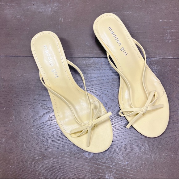 Madden Girl Yellow Bow Strappy Heels Sandals NWOB  Womens 6.5 M - Picture 2 of 7